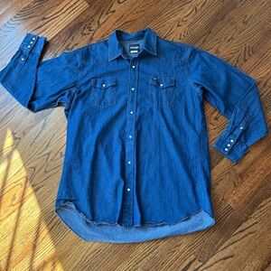 Men’s Denim Wrangler button down